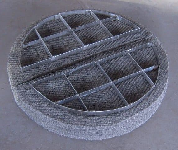 Wire mesh demister- foam breaking device